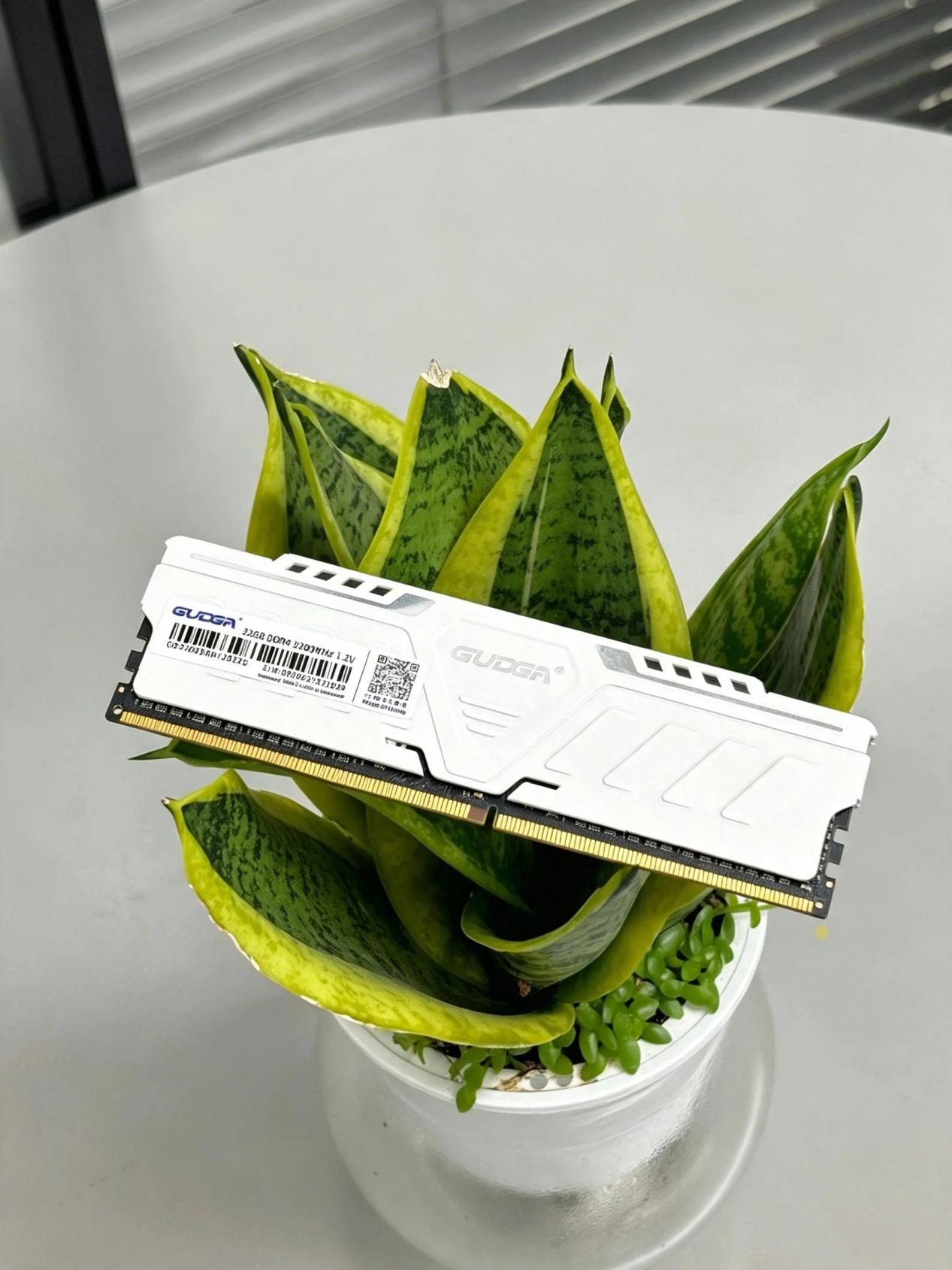 GUDGA dezvăluie o nouă memorie RAM DDR4 cu vestă de răcire construită cu cipuri originale Samsung/SK Hynix/Micron